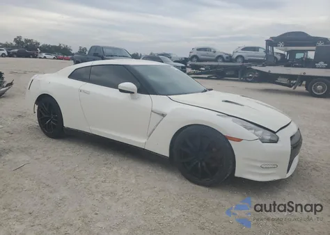 2015 Nissan Gt-R Premium z USA, uszkodzony, nr VIN JN1AR5EF5FM281737